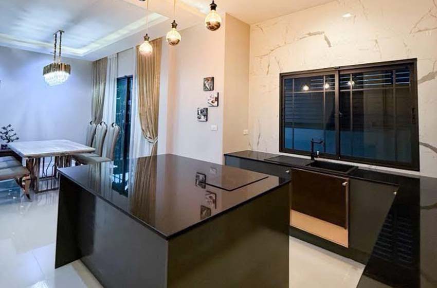 House with Shared Pool in Chaengwattana 
